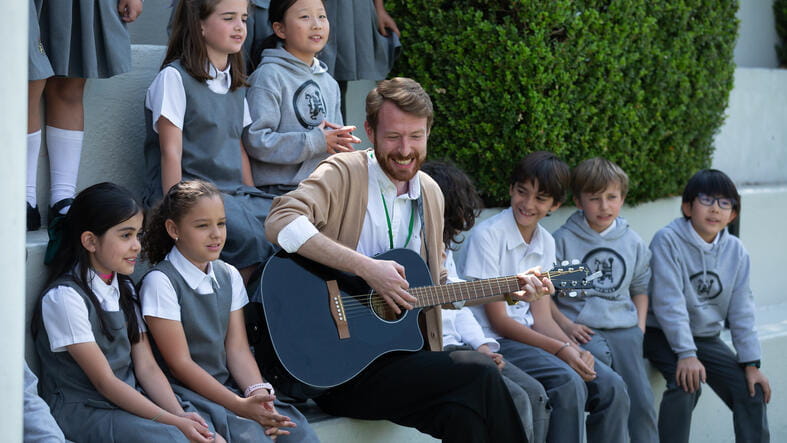 Greengates School Mexico | Nord Anglia - Feature Cards Pattern